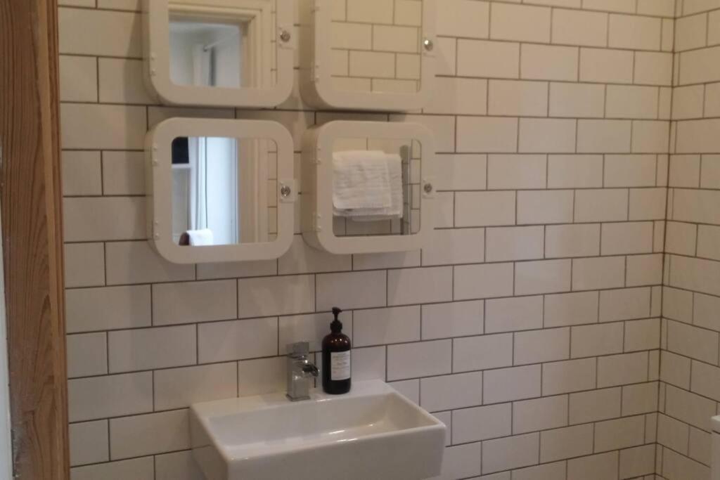 The Snug Apartment *